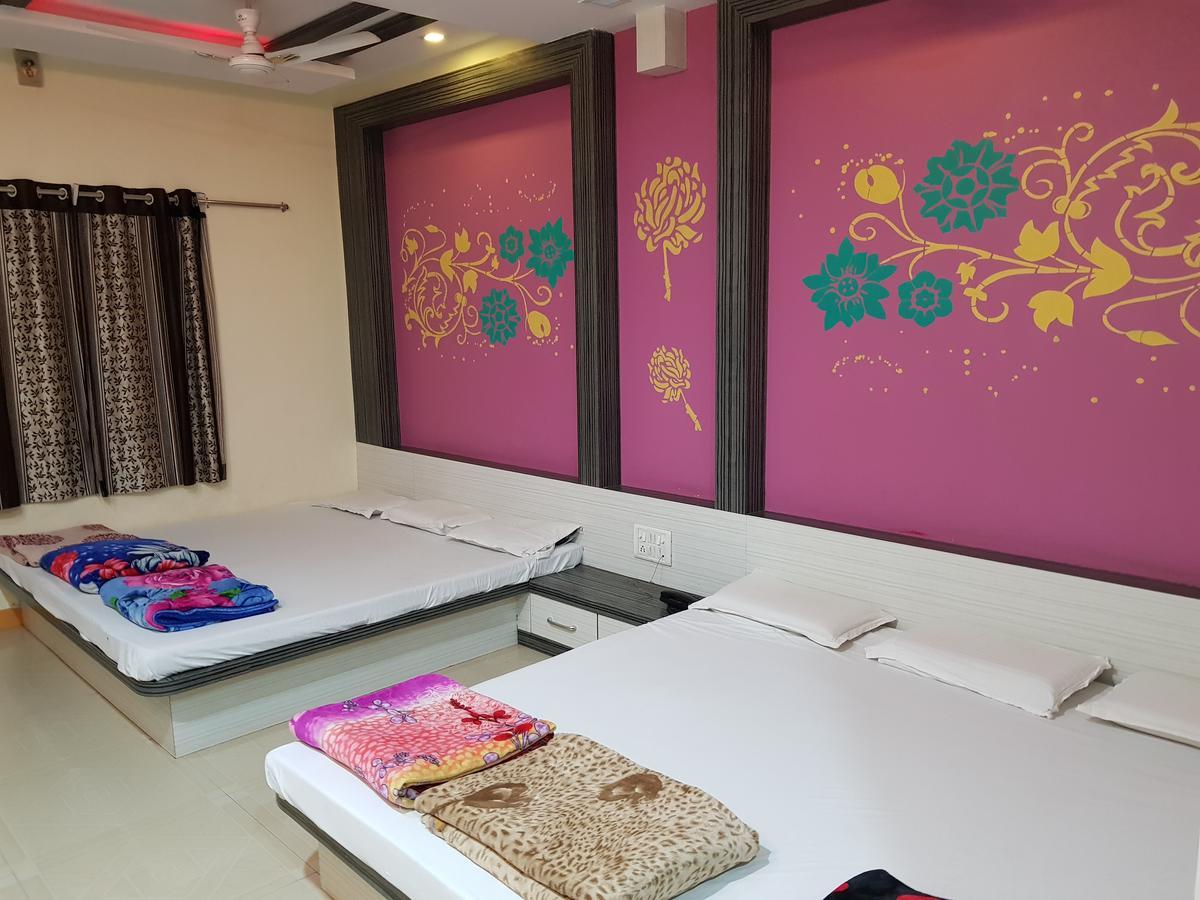 Hotel Shri Radhe Krishna Godarpura Exterior foto